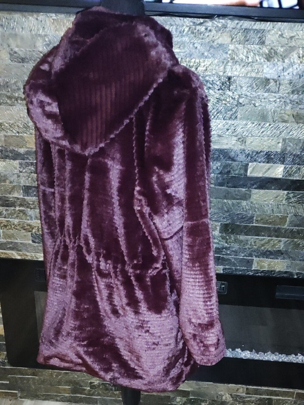 Dennis Basso Women's Plush Soft Faux Fur Deep Burgundy Coat Size XL Petite - Picture 11 of 14